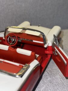 1957 FORD SKYLINER Convertible Red (used).8 HEIC