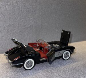 1958 CHEVROLET CORVETTE Black (used, missing door handle).12 heic