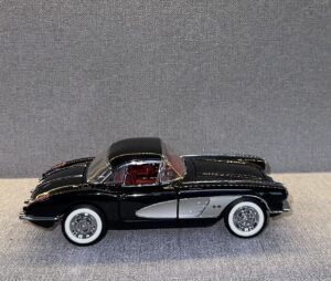 1958 CHEVROLET CORVETTE Black (used, missing door handle).13 heic