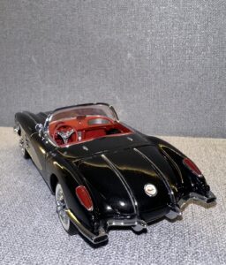1958 CHEVROLET CORVETTE Black (used, missing door handle).3 heic