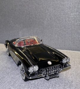 1958 CHEVROLET CORVETTE Black (used, missing door handle).5 heic