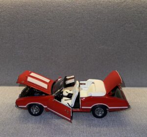 1970 Oldsmobile 442 W30 Rally Red:White.14 heic