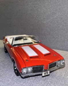1970 Oldsmobile 442 W30 Rally Red:White.5 heic